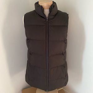 2/$75💥- VEST | Women’s Gap vest size medium